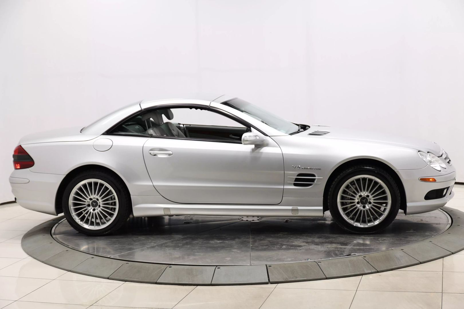 2004 Mercedes-benz Sl-class - Image 58