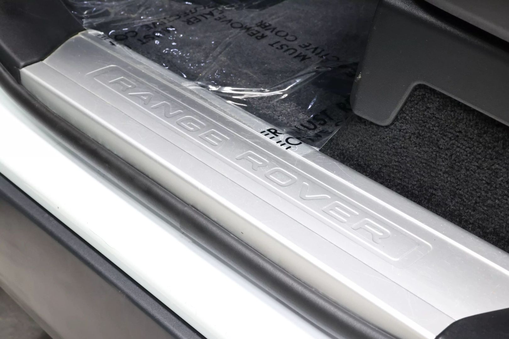 2018 Land Rover Range Rover - Image 16