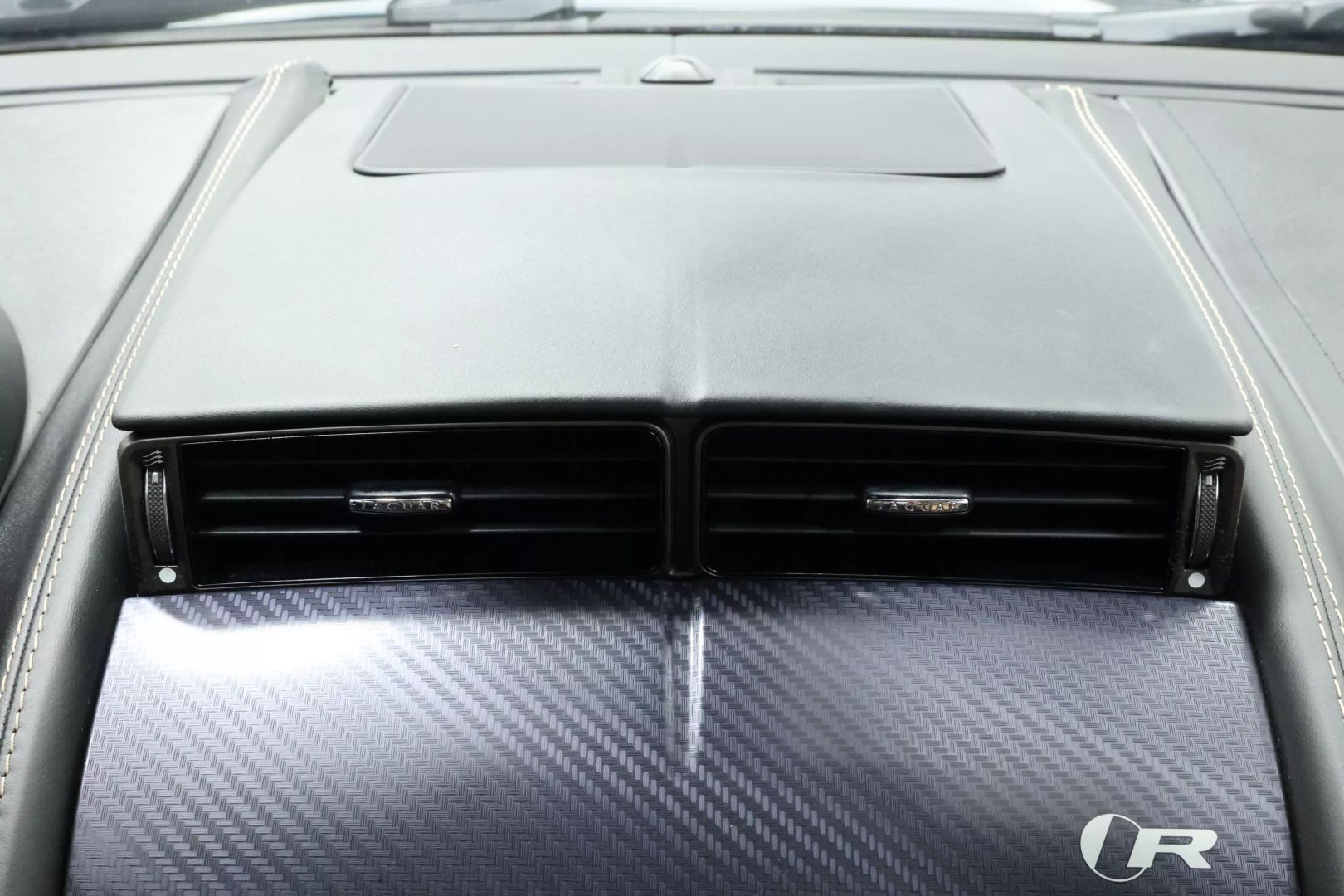 2015 Jaguar F-type - Image 32