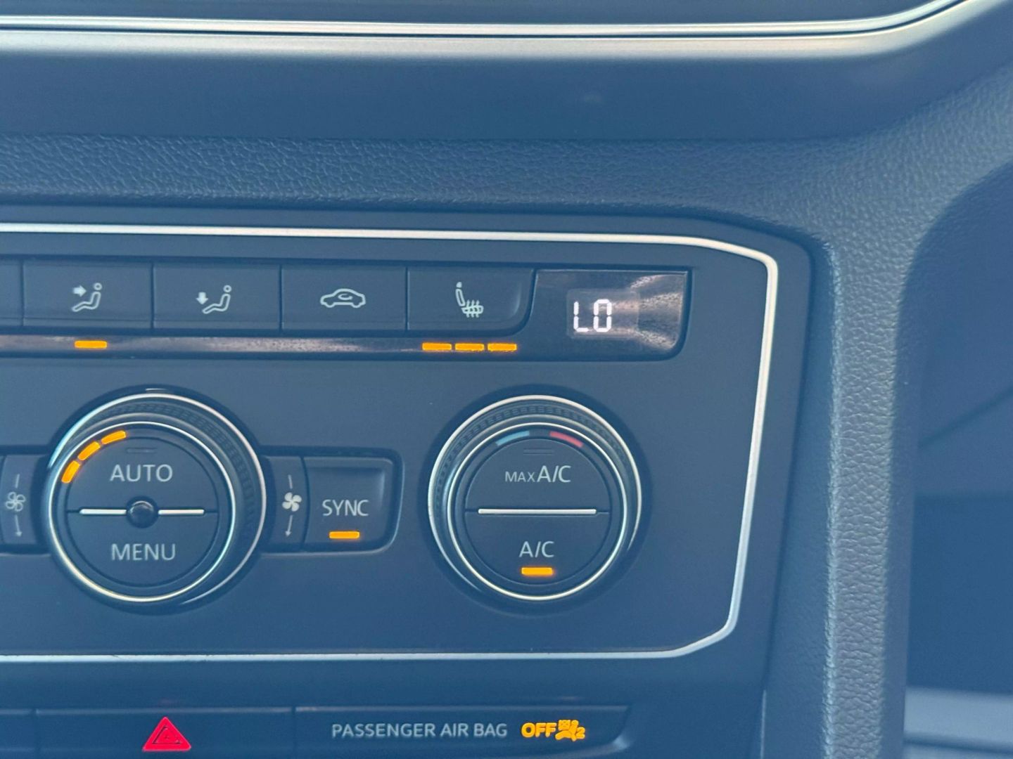 2019 Volkswagen Atlas - Image 32