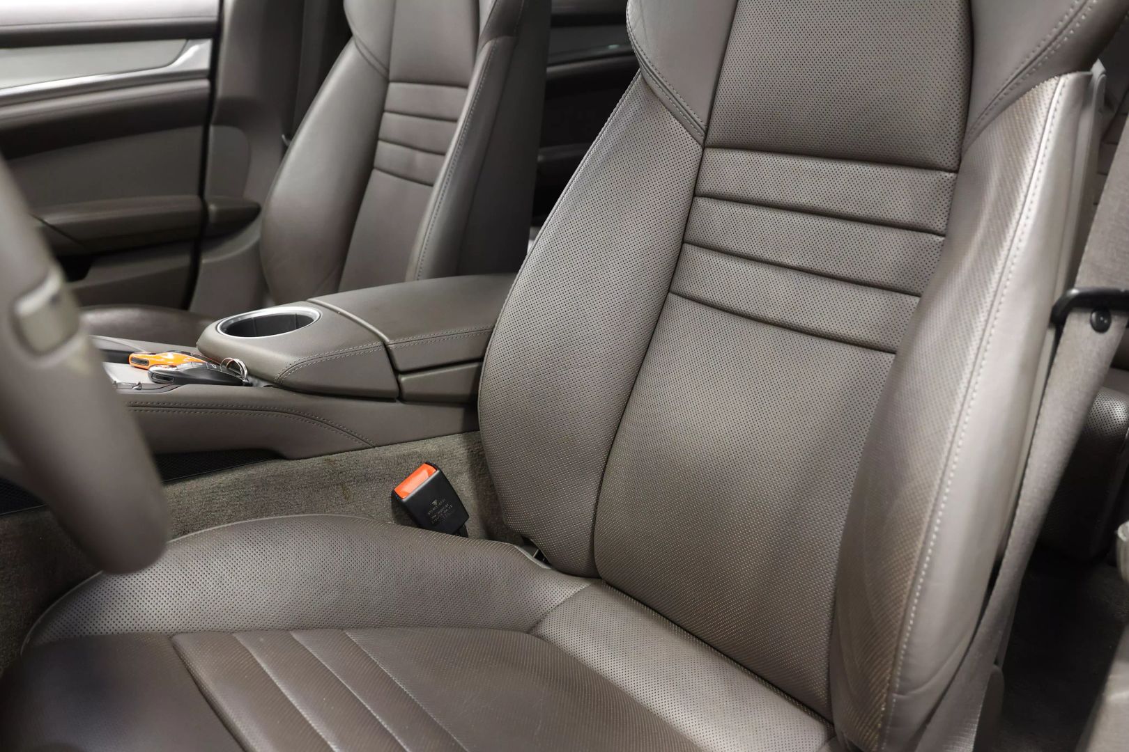 2014 Porsche Panamera - Image 20