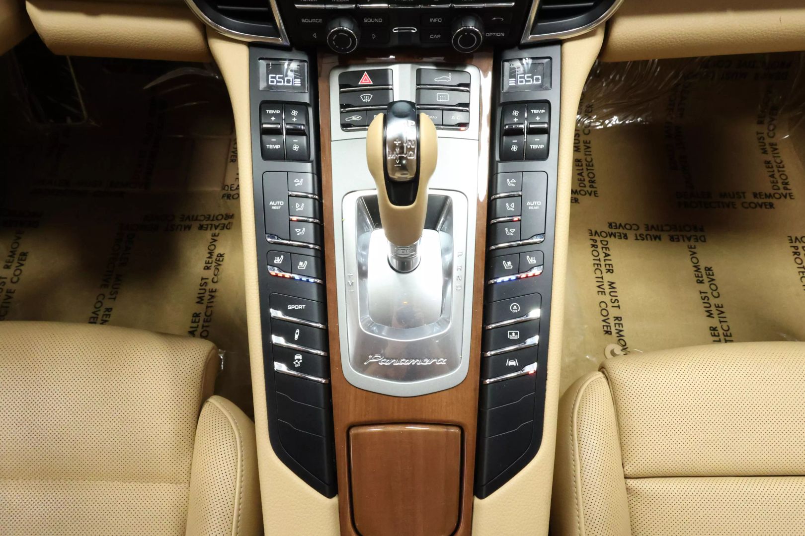 2014 Porsche Panamera - Image 37
