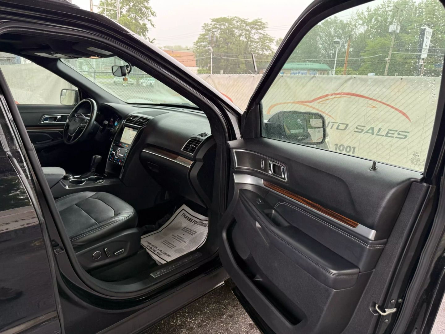 2018 Ford Explorer - Image 25