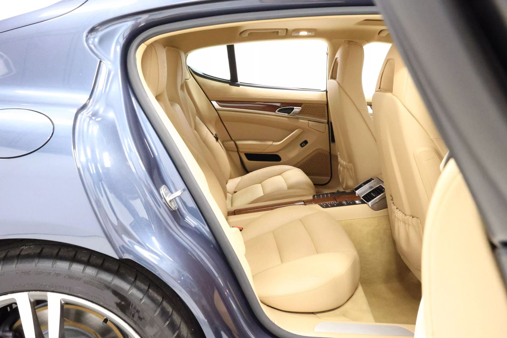 2014 Porsche Panamera - Image 79