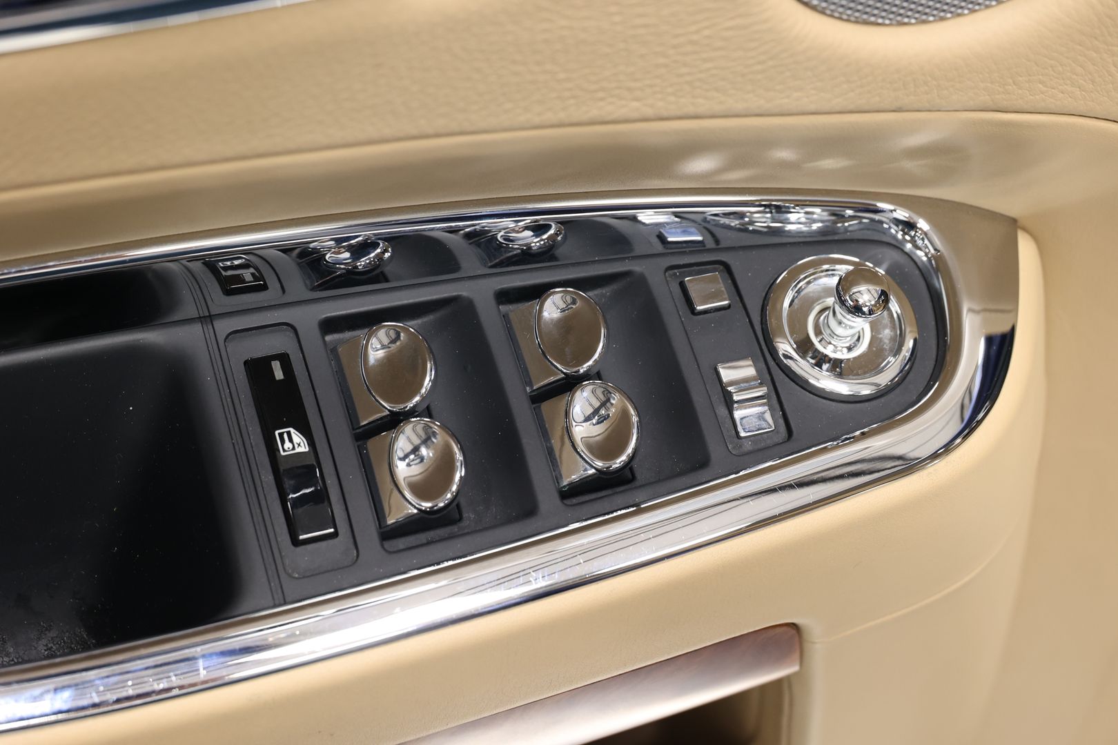 2010 Rolls-royce Ghost - Image 10