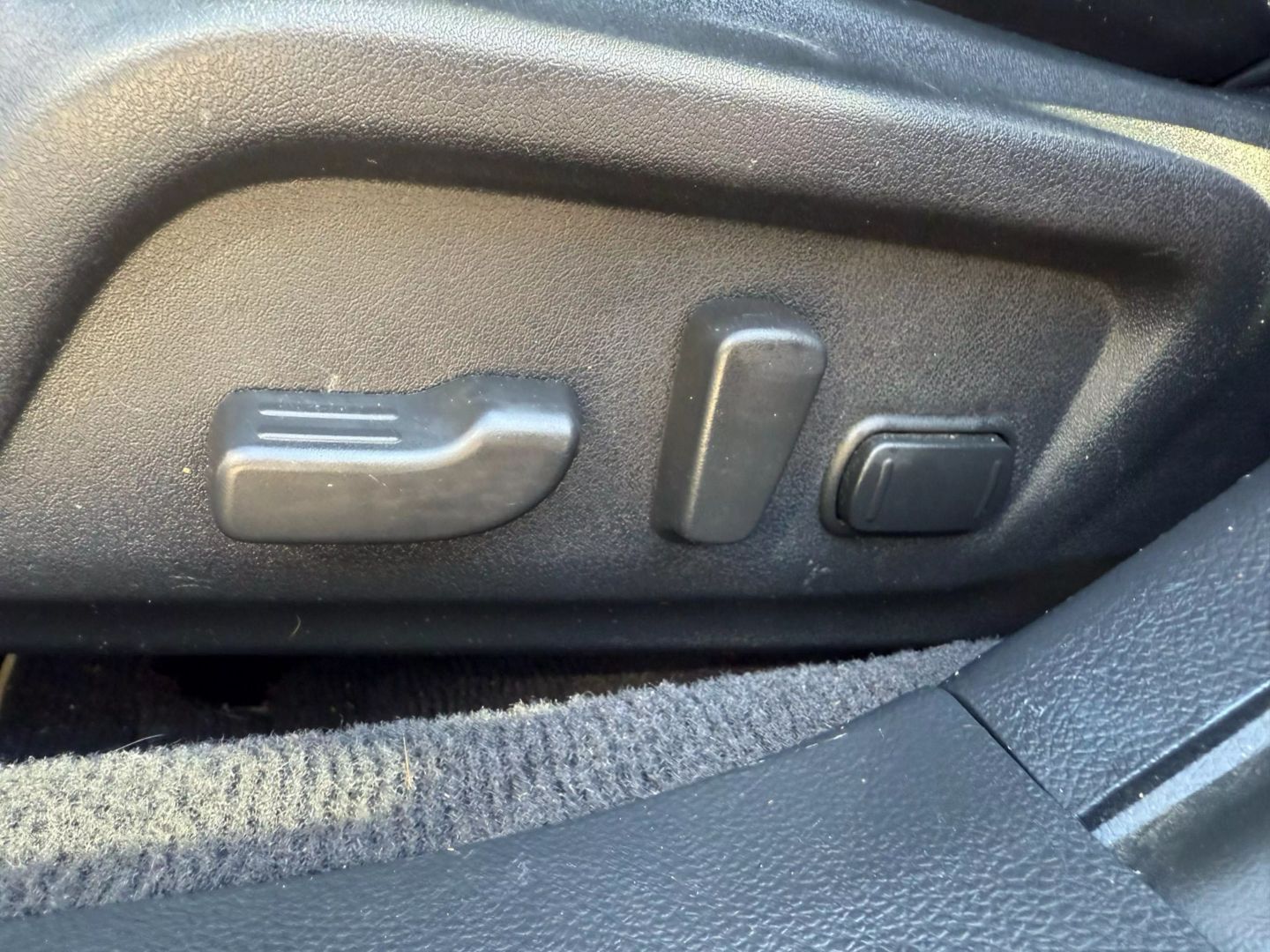 2017 Subaru Outback - Image 21