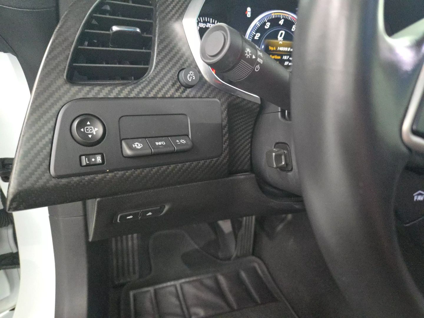 2019 Chevrolet Corvette - Image 16