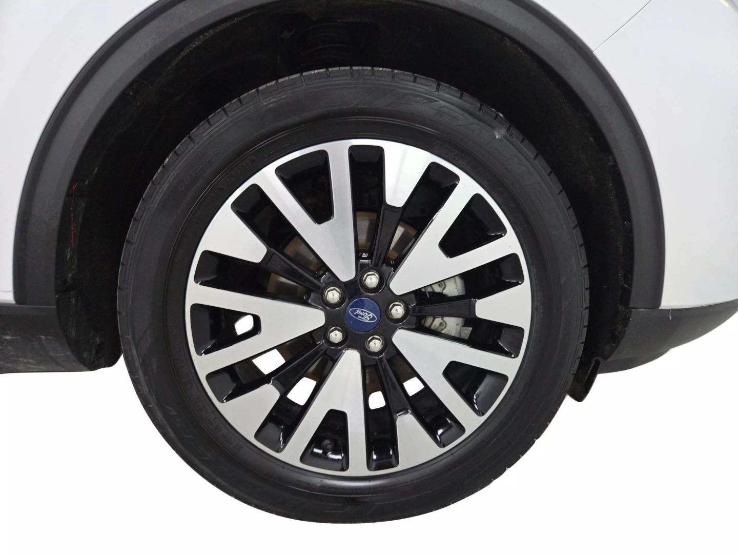 2020 Ford Escape - Image 24