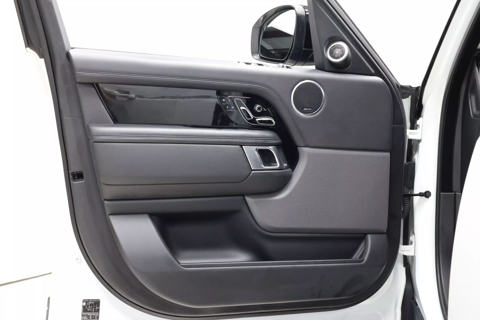 2018 Land Rover Range Rover - Image 9