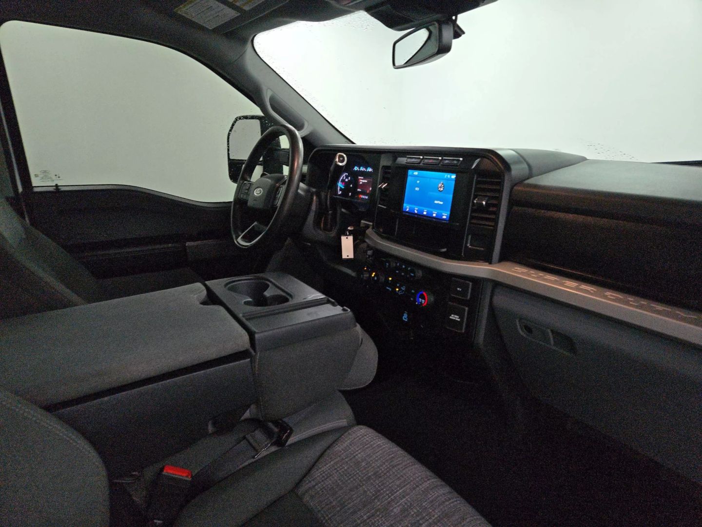 2023 Ford F350 Super Duty Crew Cab - Image 27