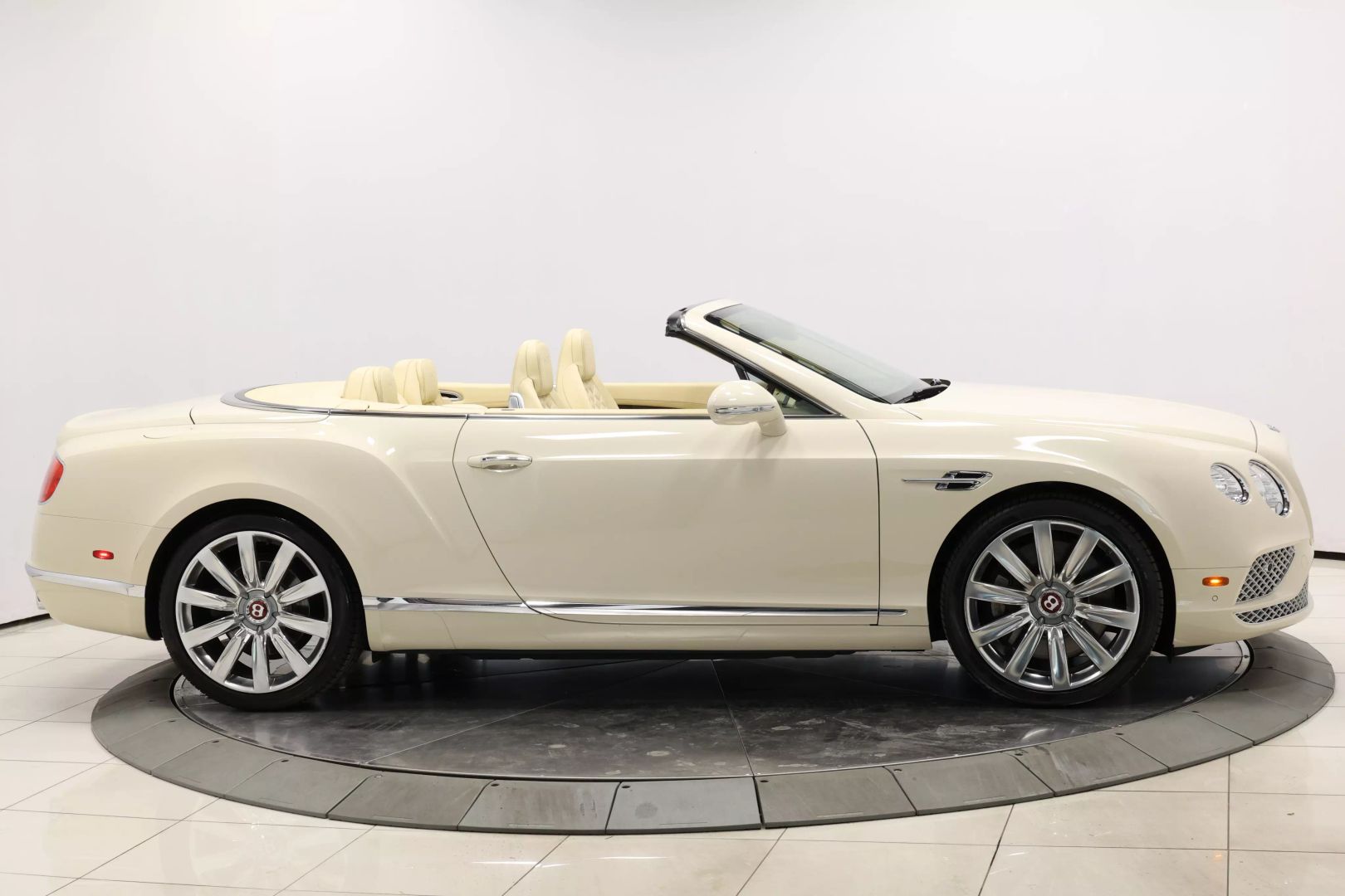 2016 Bentley Continental - Image 62