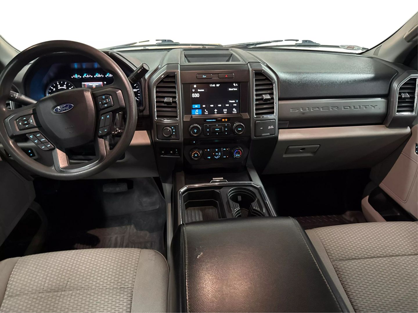 2017 Ford F250 Super Duty Crew Cab - Image 18