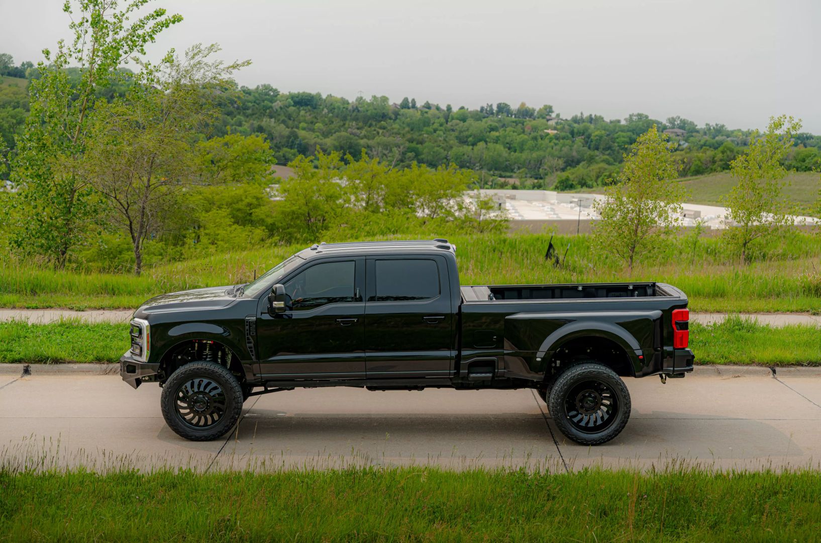 2024 Ford F350 Super Duty Crew Cab - Image 36