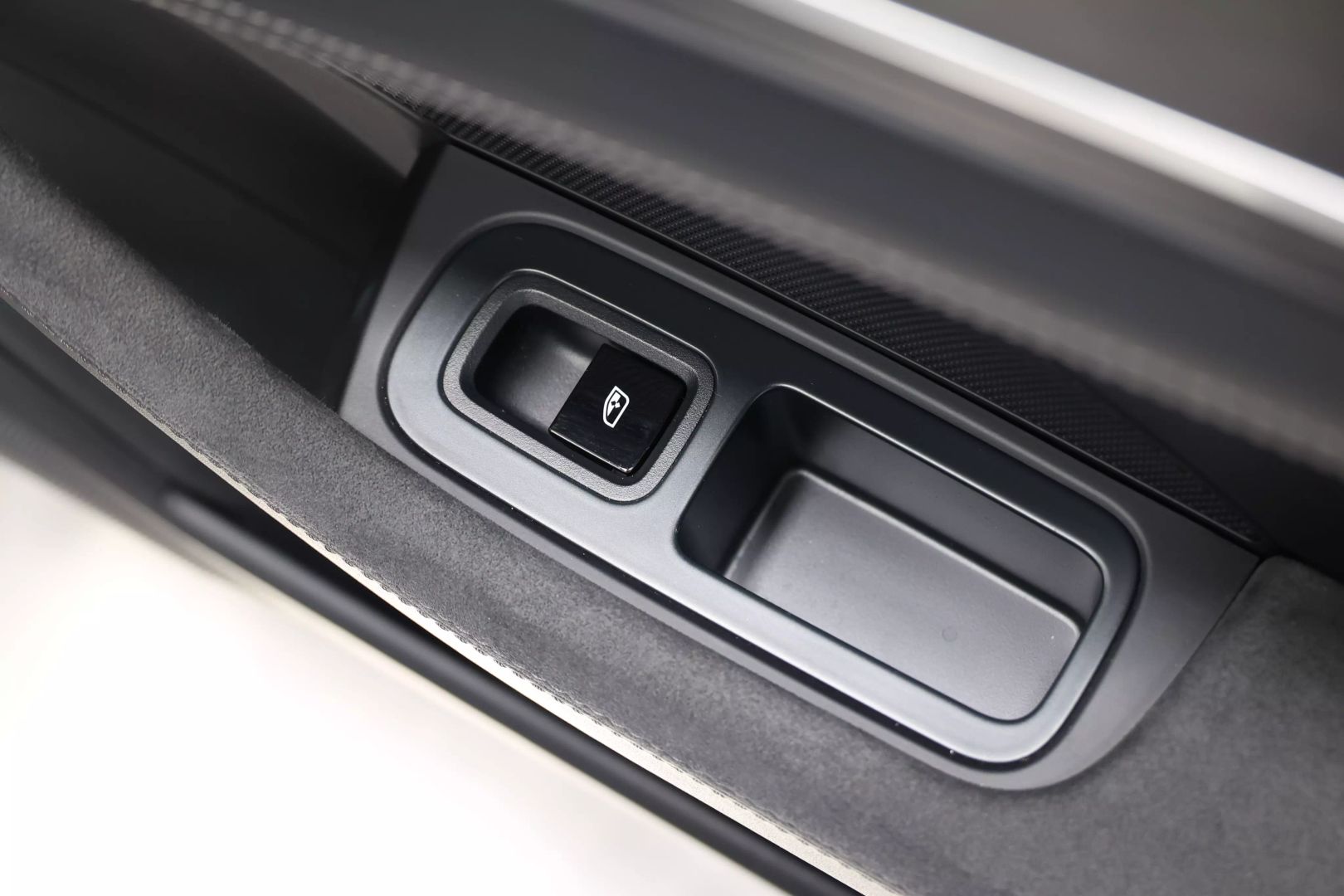 2020 Porsche Panamera - Image 92