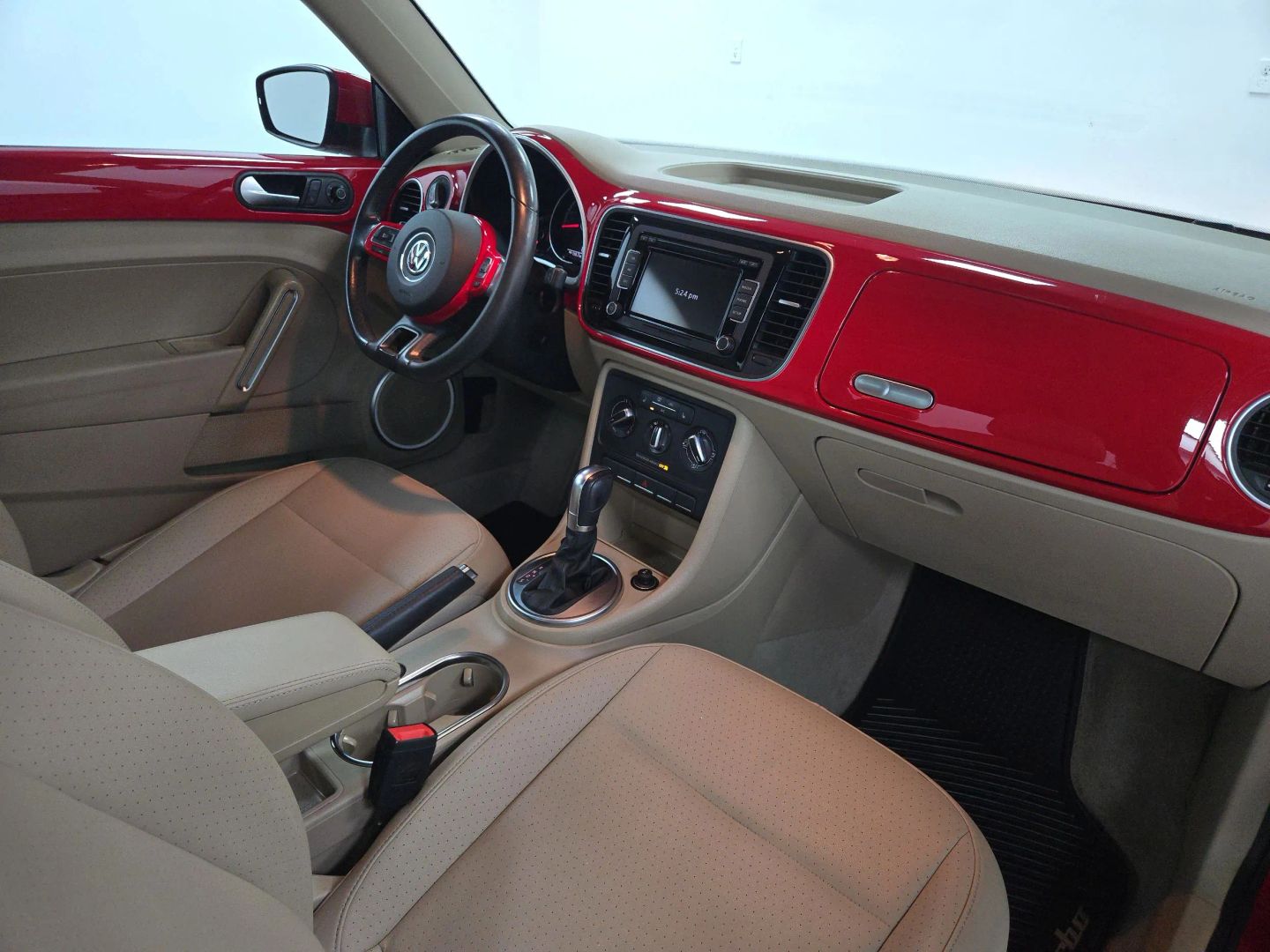 2015 Volkswagen Beetle - Image 21
