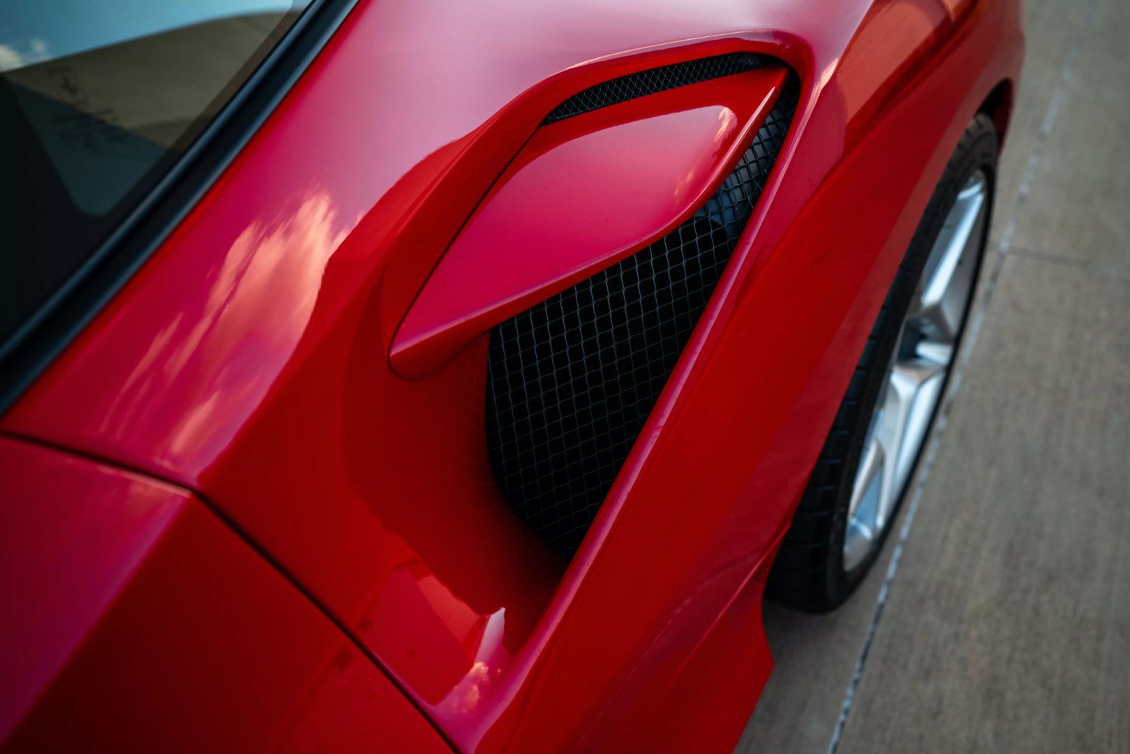 2023 Ferrari F8 - Image 37