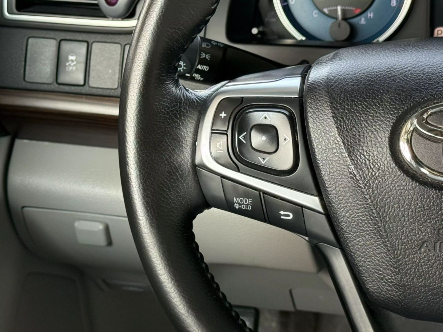 2016 Toyota Camry - Image 33