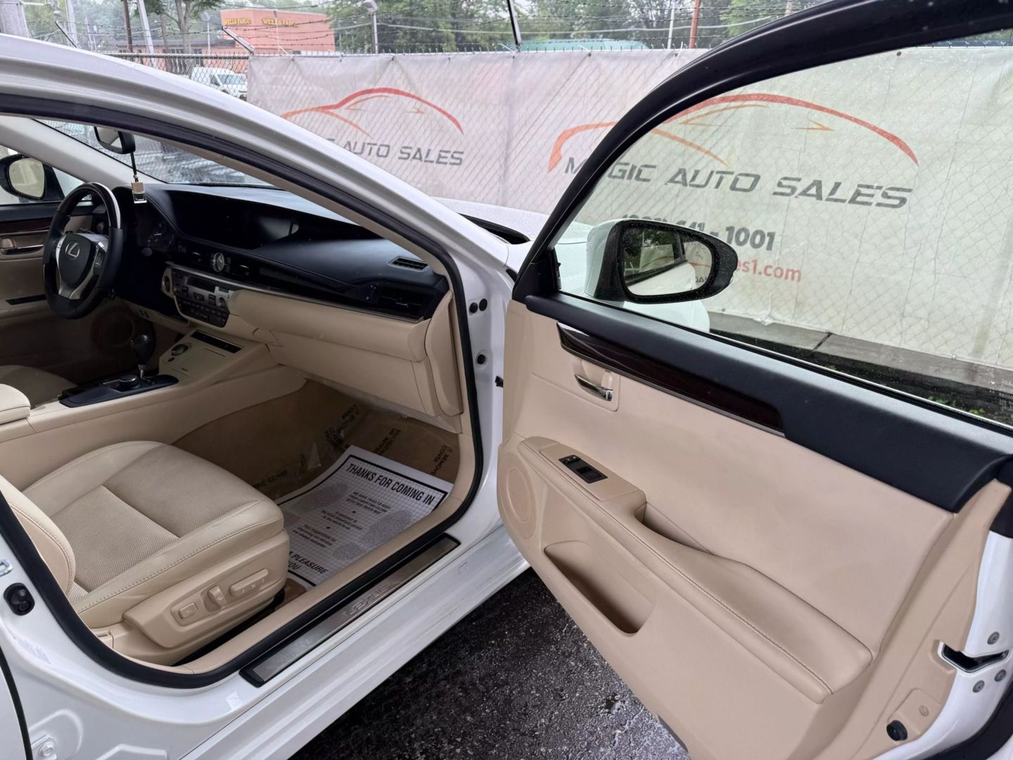 2015 Lexus Es - Image 24