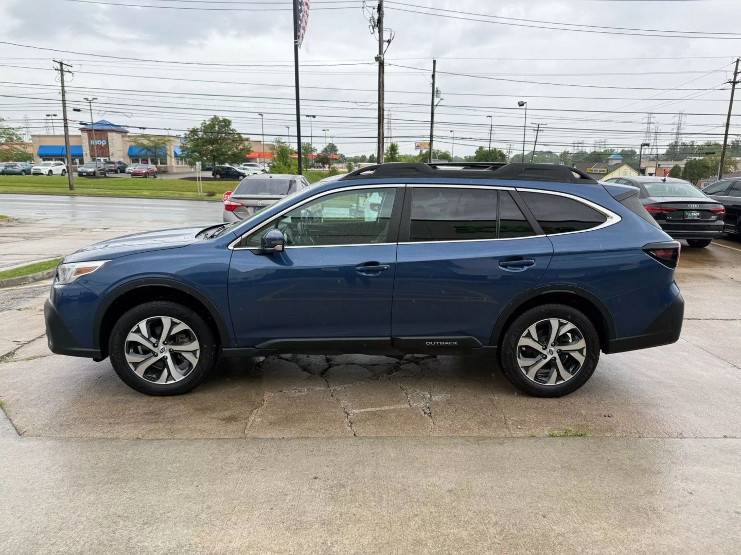 2022 Subaru Outback - Image 6