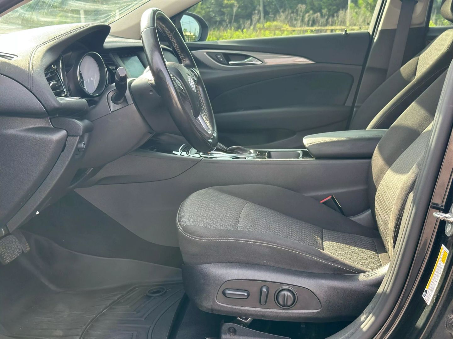 2018 BUICK REGAL TOURX WAGON 4-CYL, TURBO, 2.0 LITER PREFERRED WAGON 4D