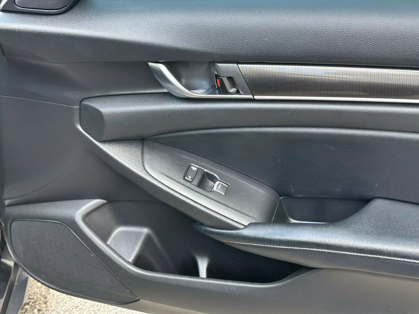 2018 Honda Accord - Image 16