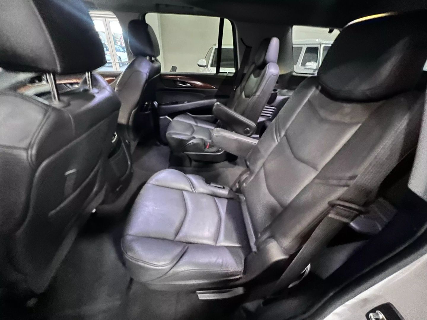 2019 Cadillac Escalade Luxury Sport Utility 4d - Image 17