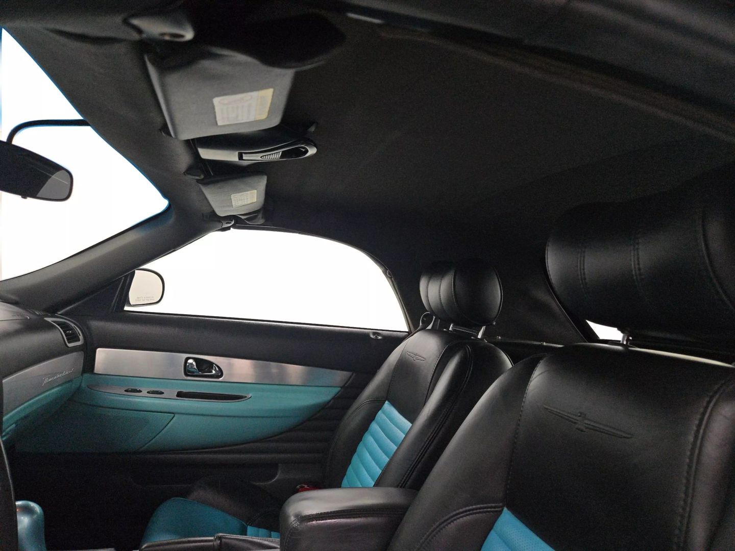 2002 Ford Thunderbird - Image 20