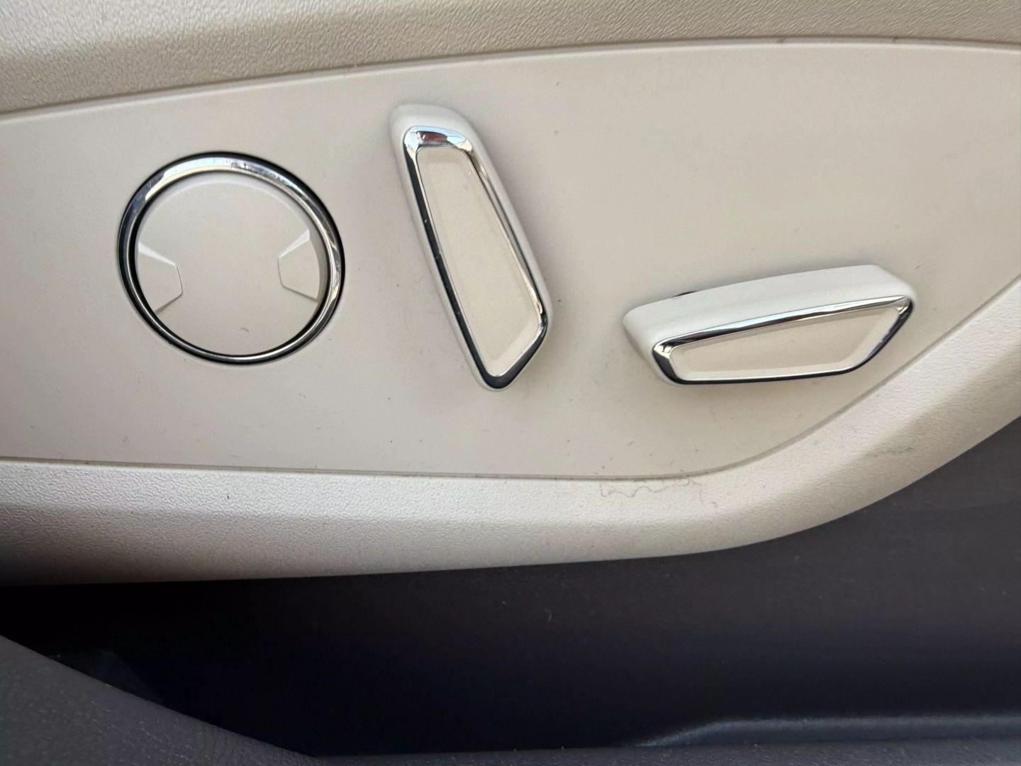 2016 Lincoln Mkx - Image 28