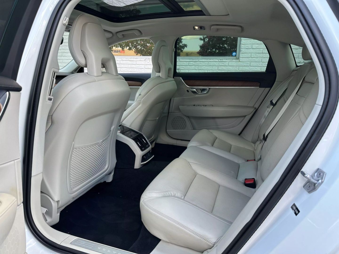 2018 Volvo S90 - Image 19