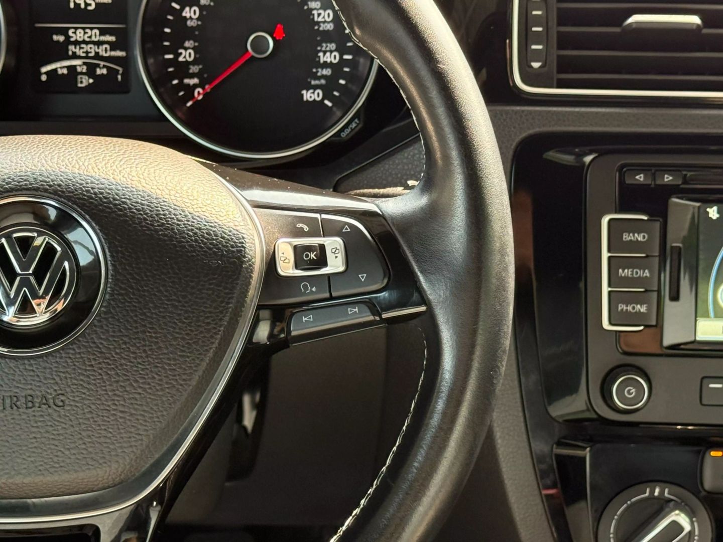 2015 Volkswagen Jetta - Image 35