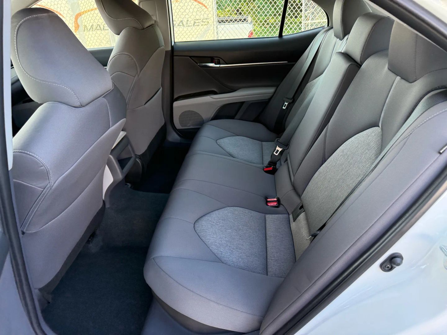 2022 Toyota Camry Hybrid - Image 18