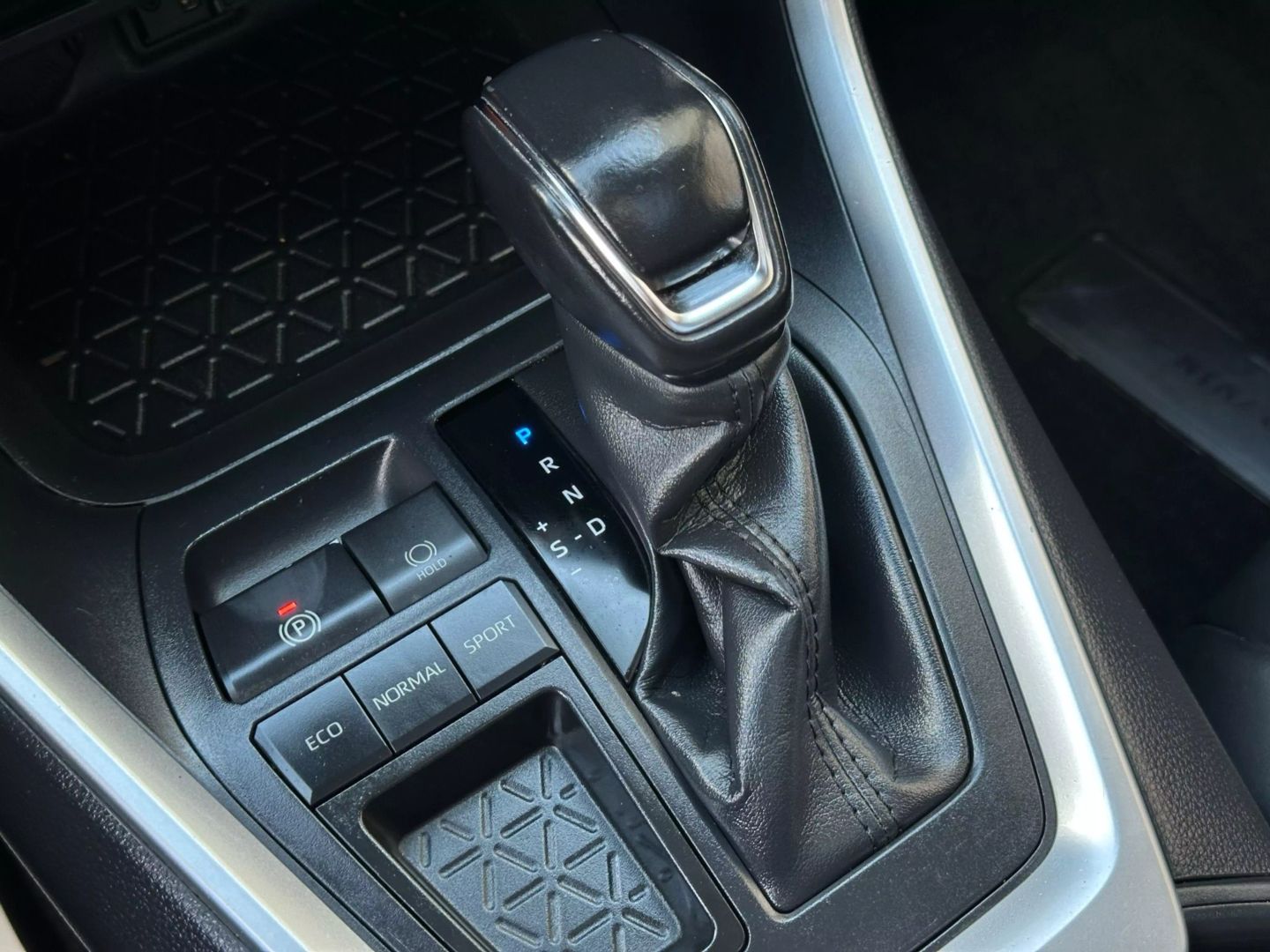 2019 Toyota Rav4 - Image 33