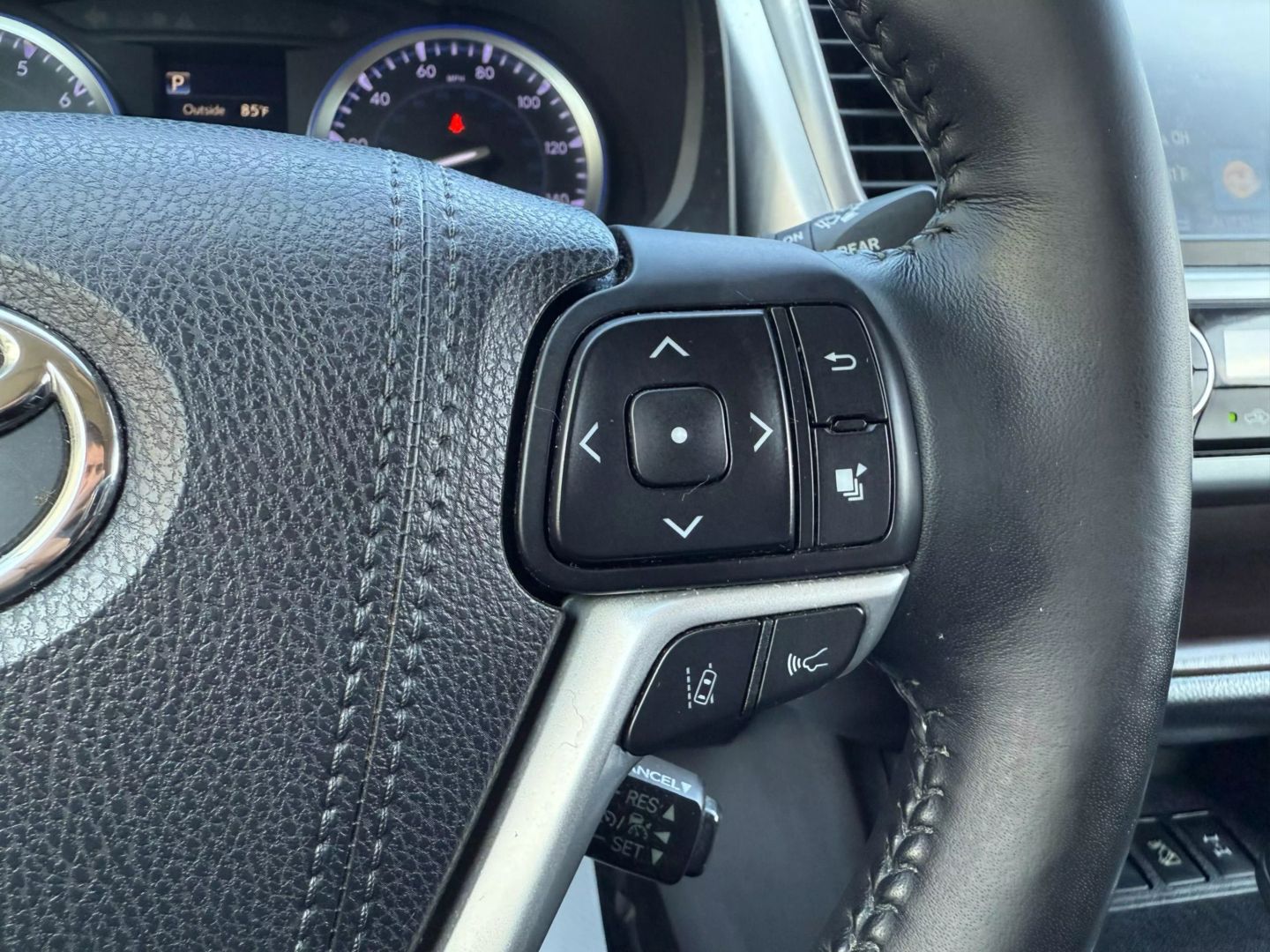 2018 Toyota Highlander - Image 33