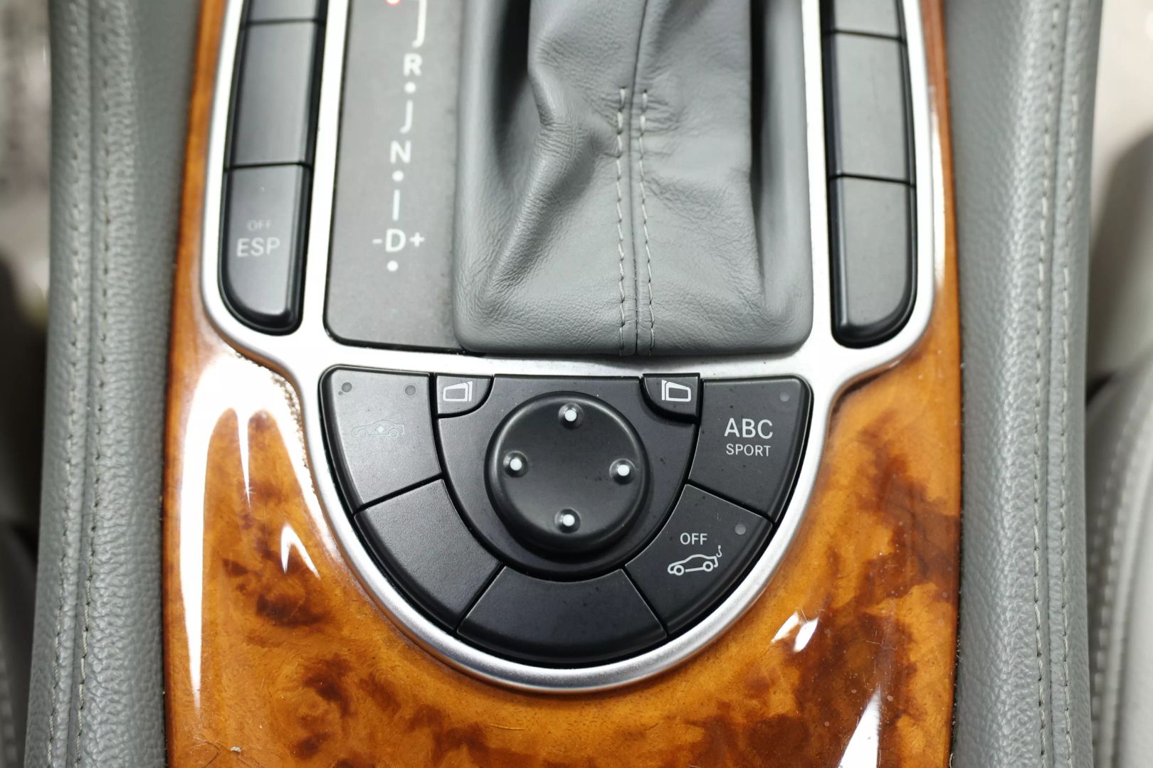 2004 Mercedes-benz Sl-class - Image 41