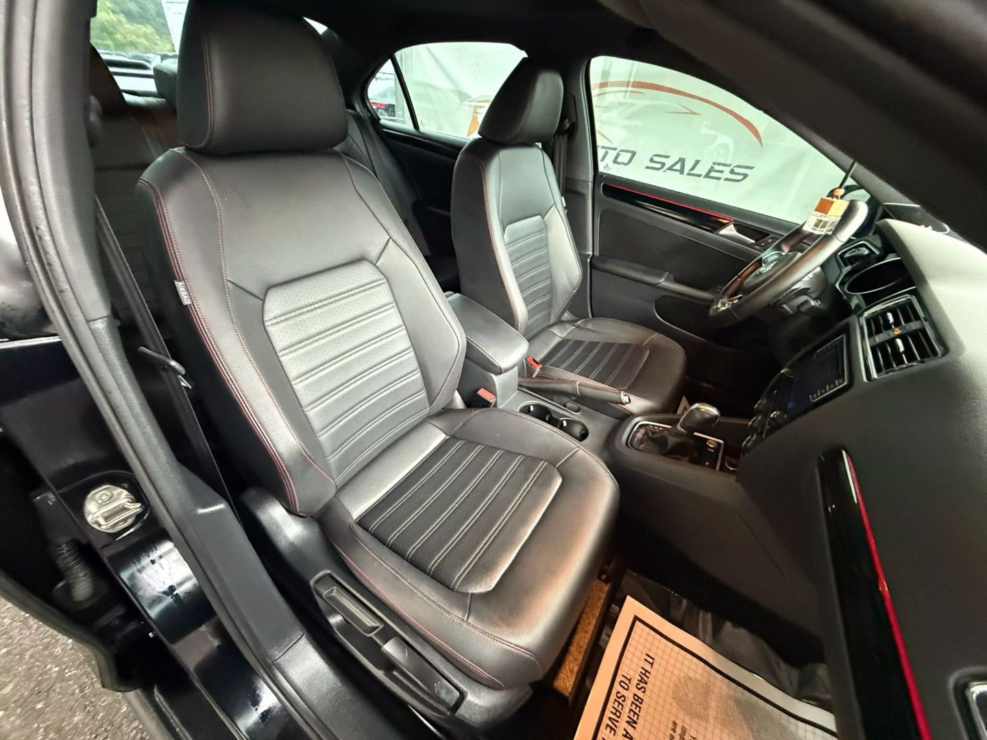 2017 Volkswagen Jetta - Image 26