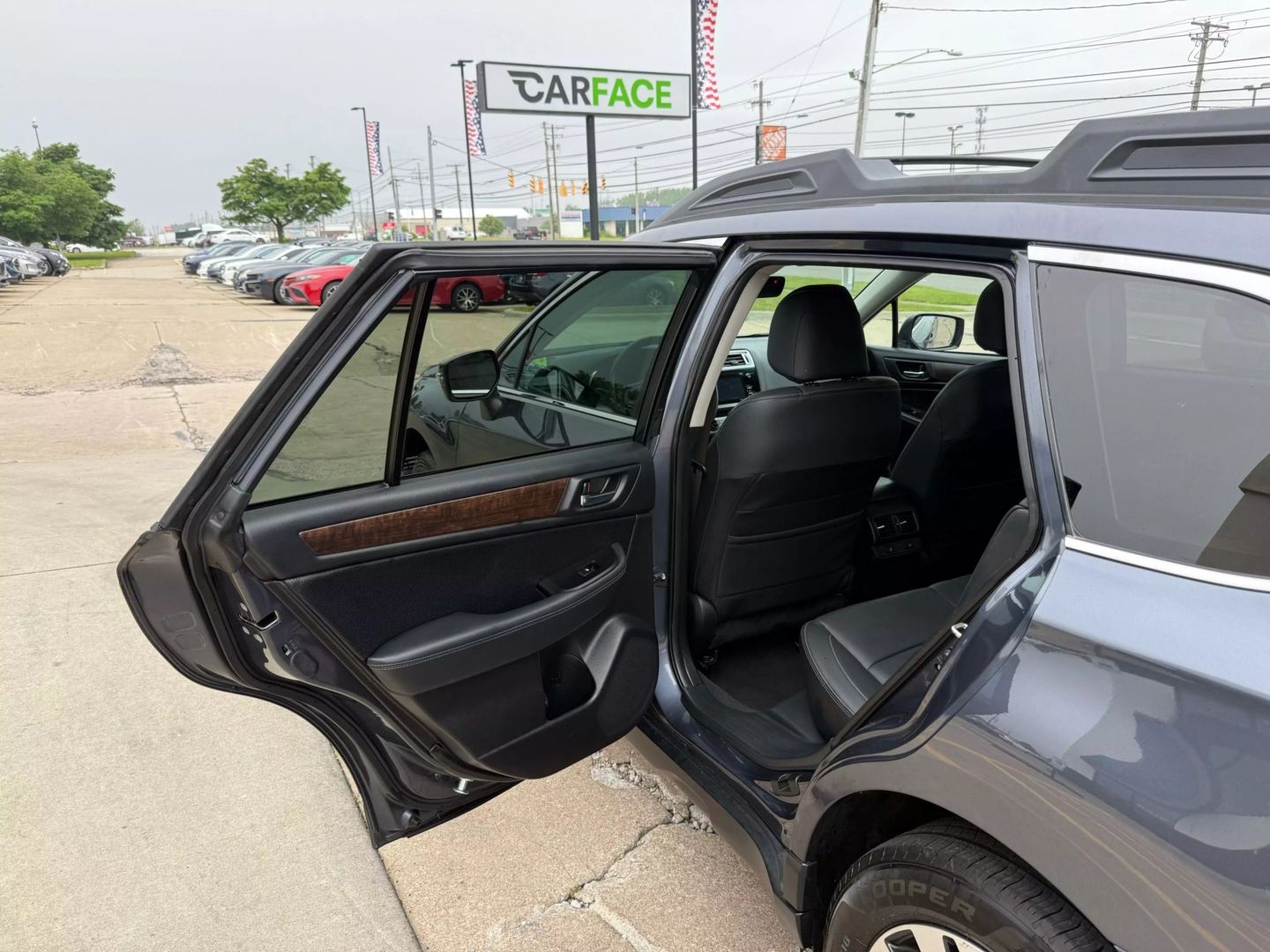 2017 Subaru Outback - Image 20
