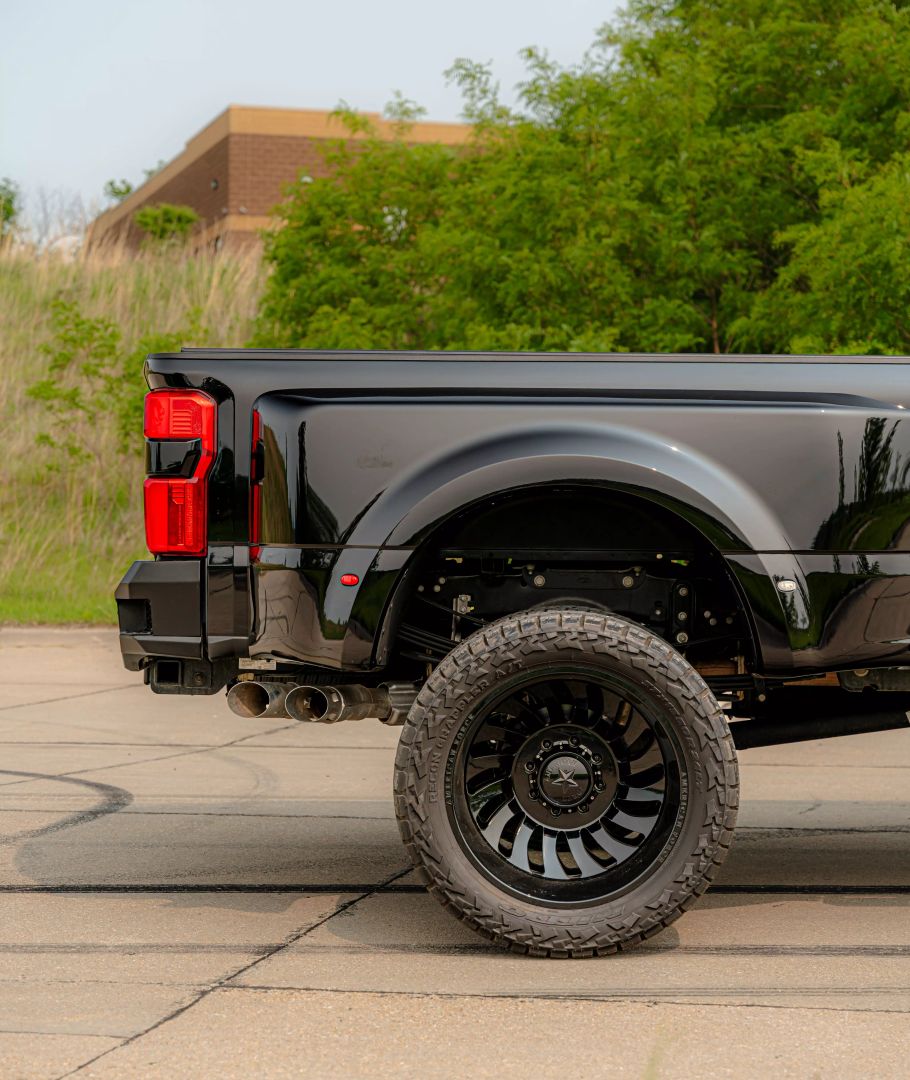 2024 Ford F350 Super Duty Crew Cab - Image 15