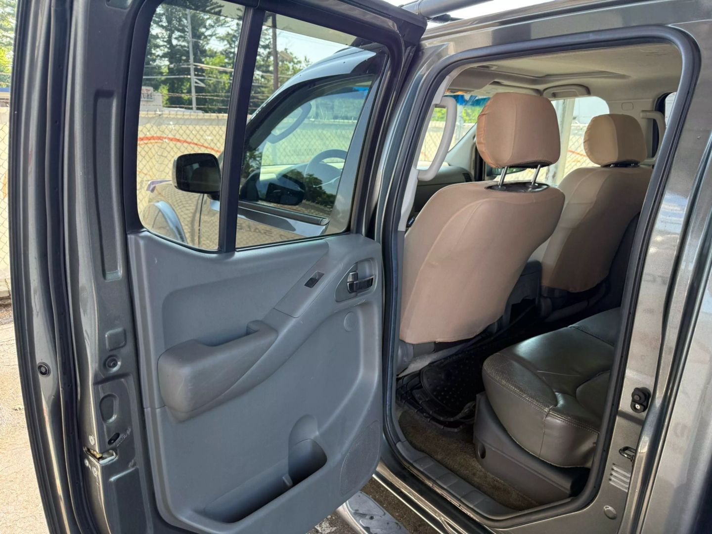 2005 Nissan Frontier Crew Cab - Image 17