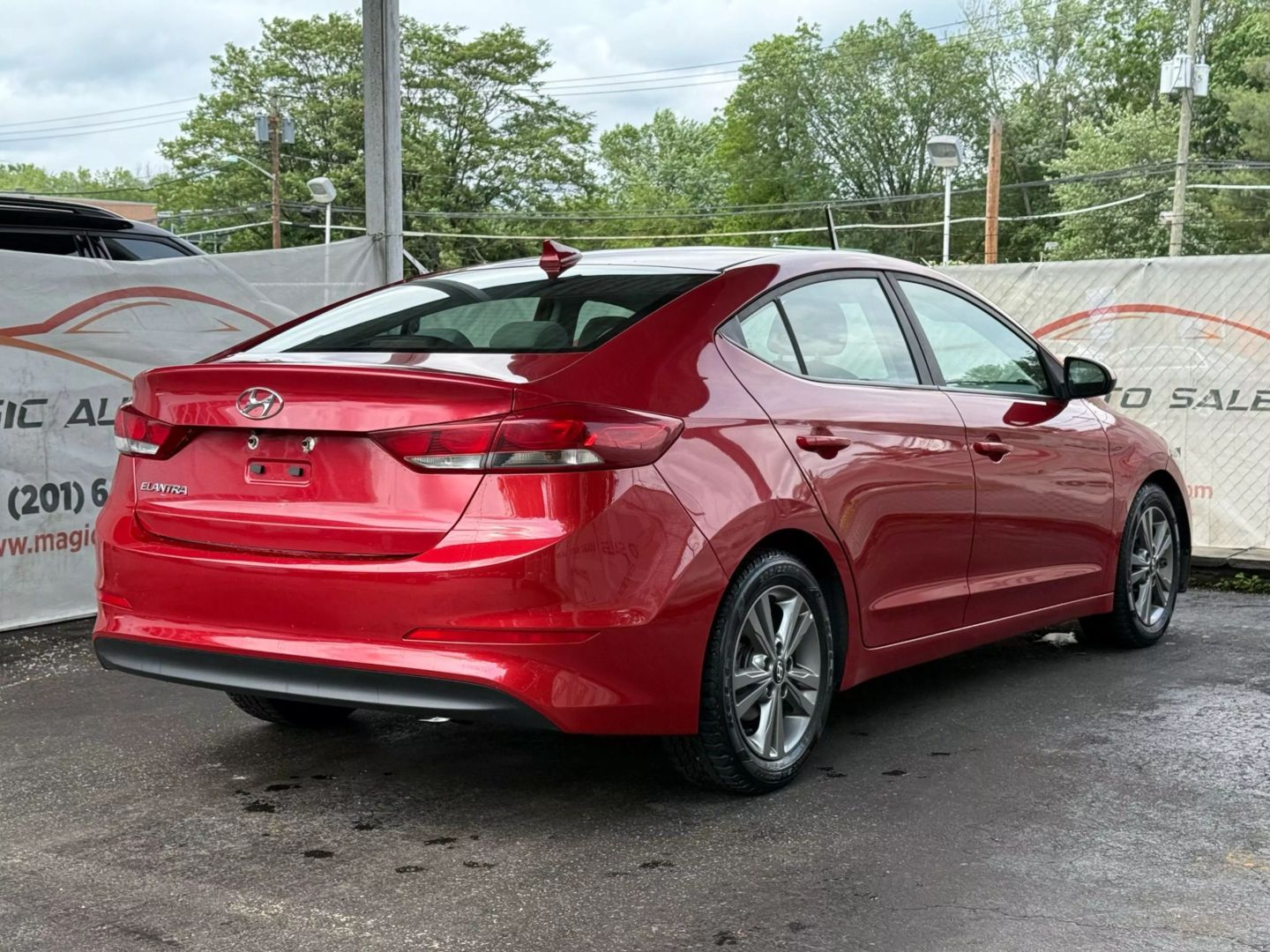 2018 Hyundai Elantra - Image 11