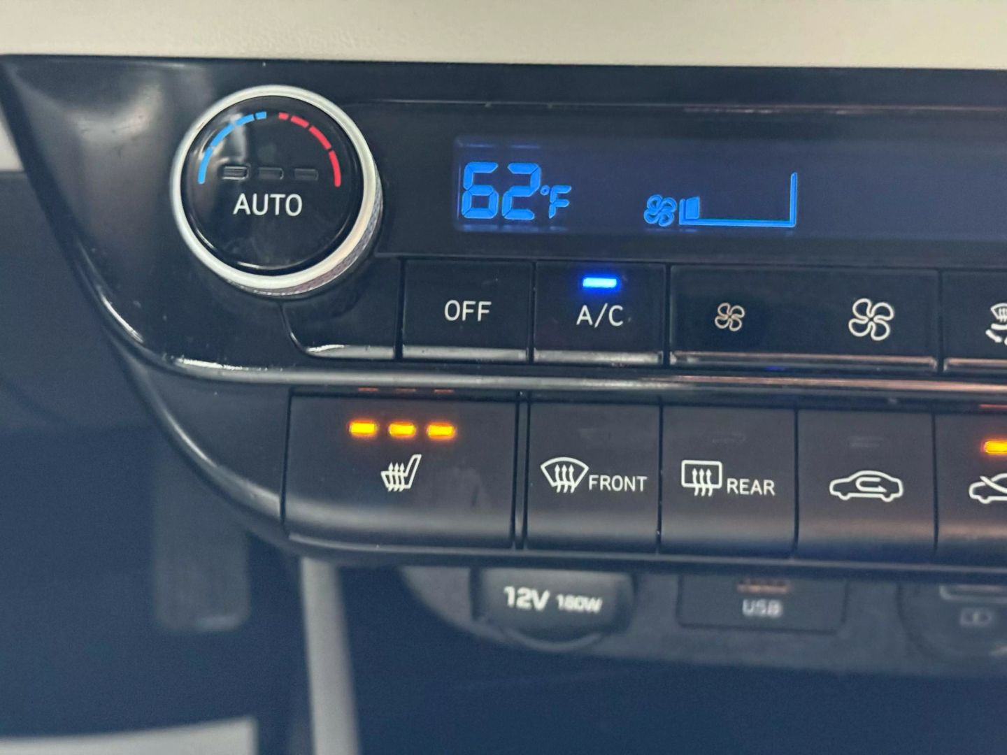 2021 Hyundai Elantra - Image 29