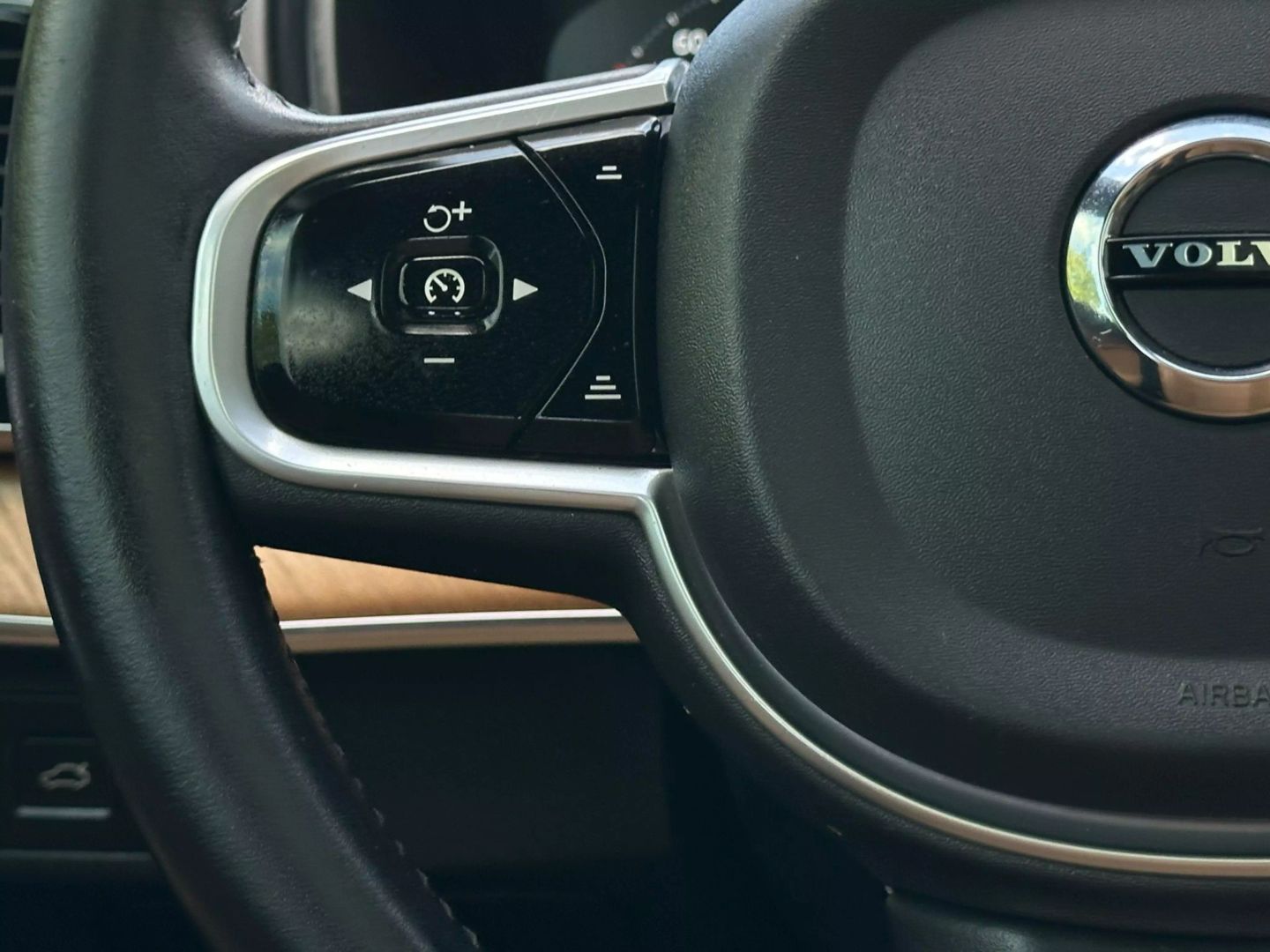 2017 Volvo Xc90 - Image 30