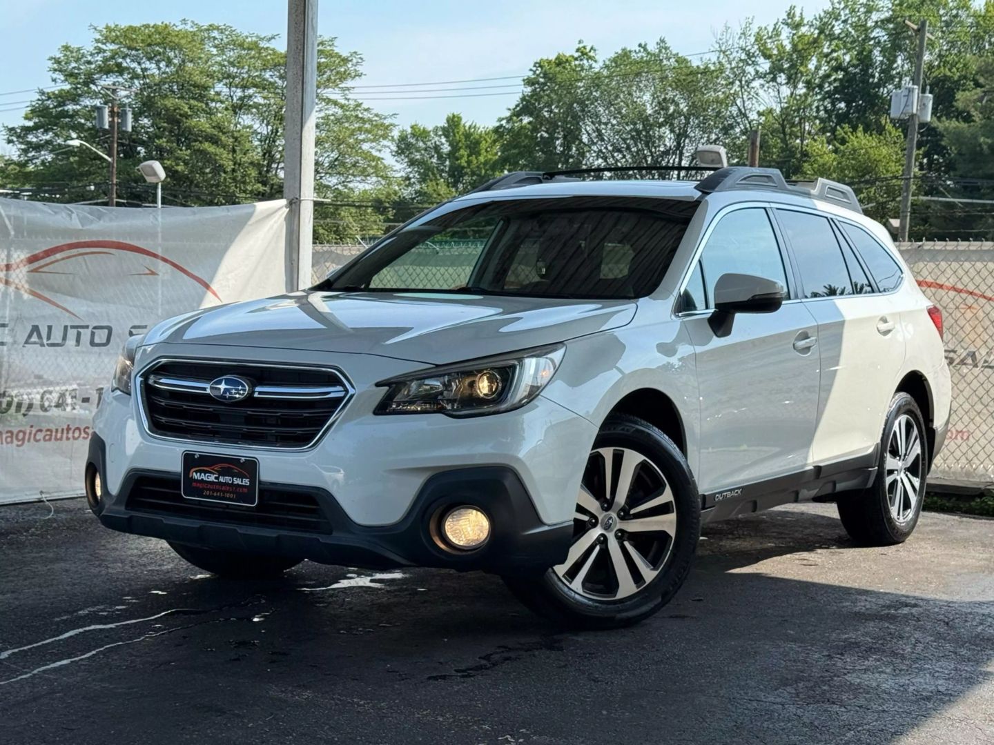 2018 Subaru Outback - Image 1
