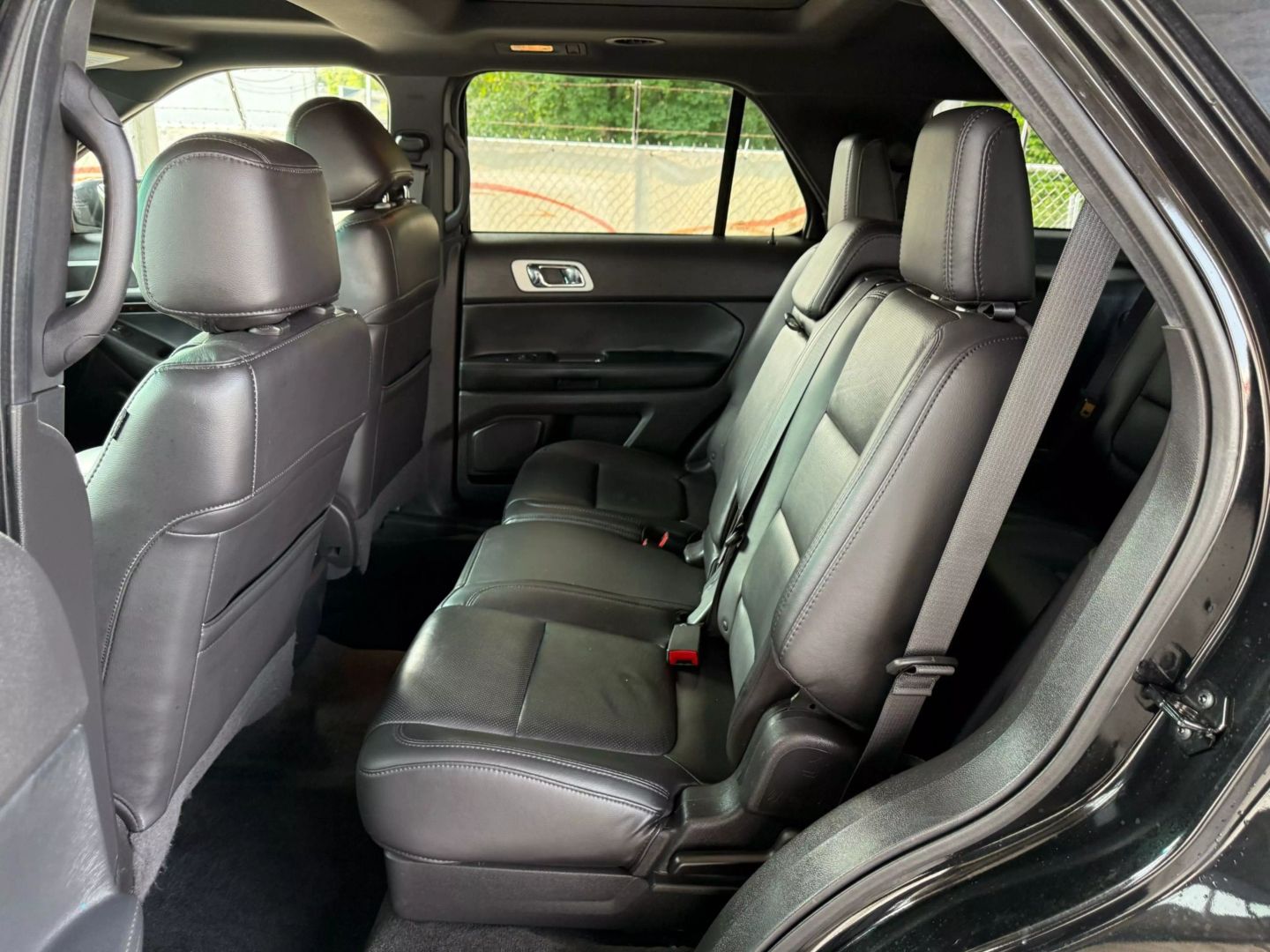 2015 Ford Explorer - Image 18