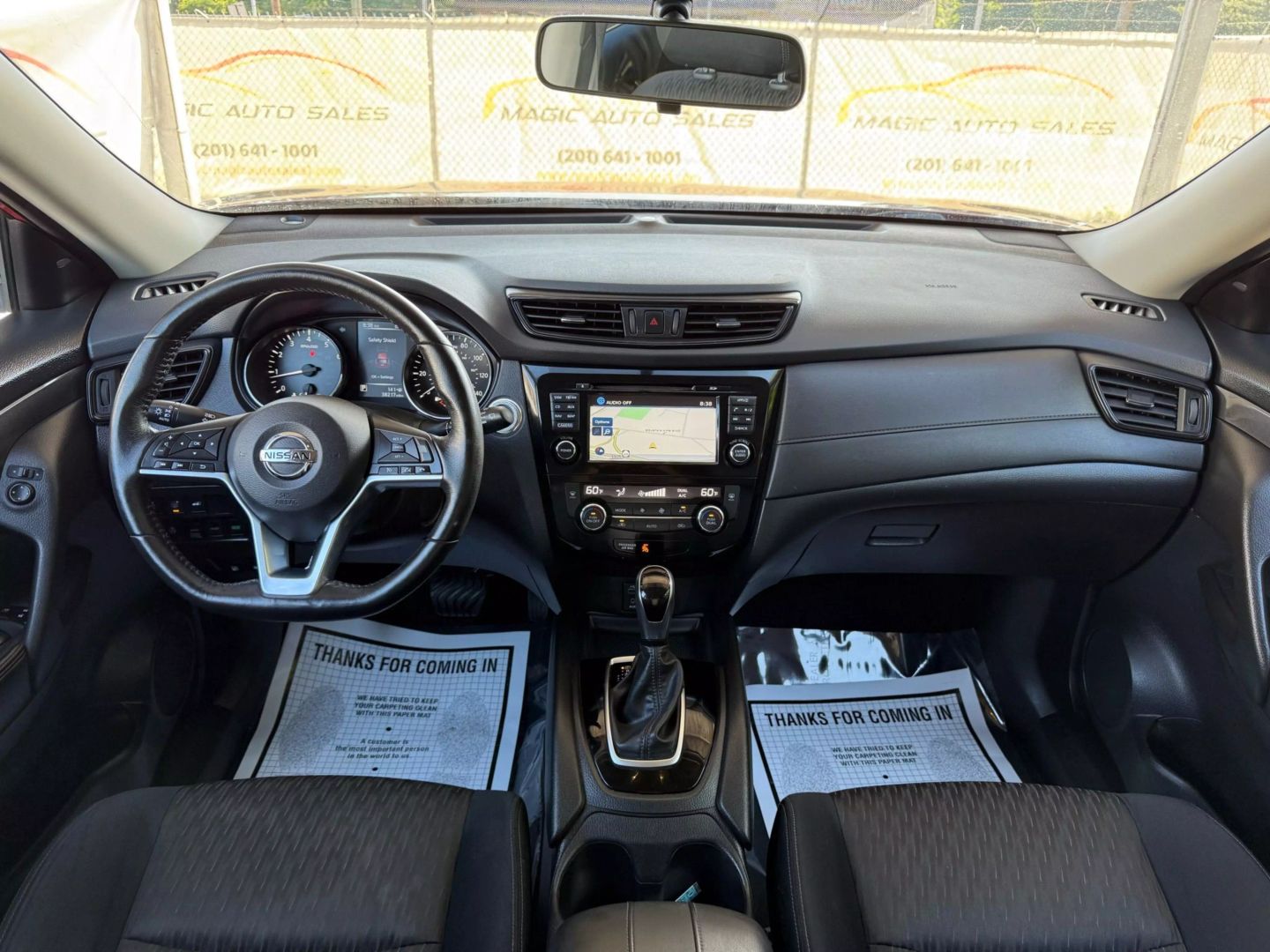 2017 Nissan Rogue - Image 27