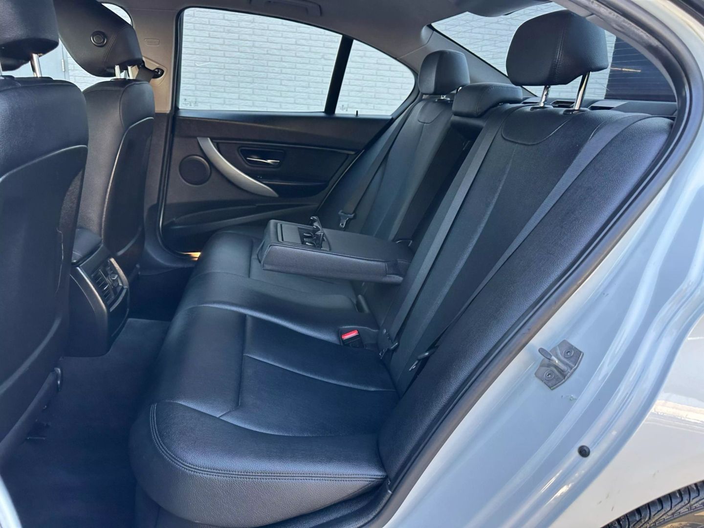 2017 Bmw 3 Series - Image 16