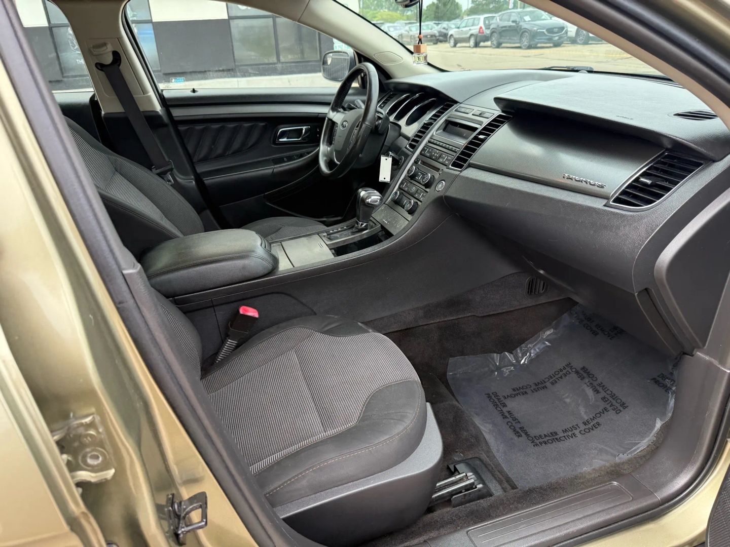 2012 Ford Taurus - Image 24