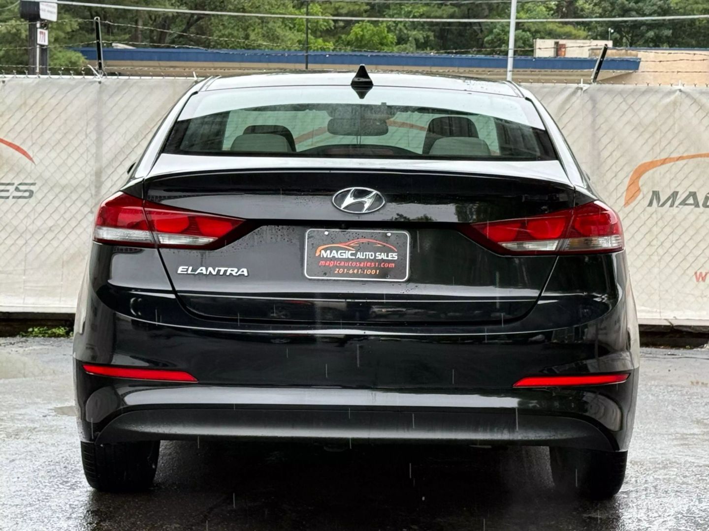2018 Hyundai Elantra - Image 10