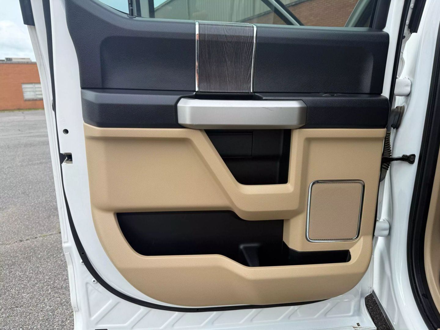 2021 Ford F250 Super Duty Crew Cab - Image 17