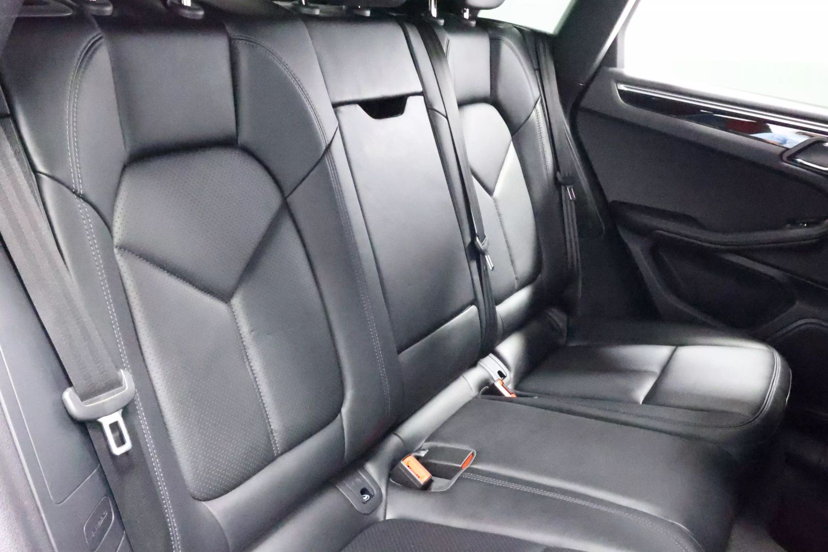 2022 Porsche Macan - Image 70