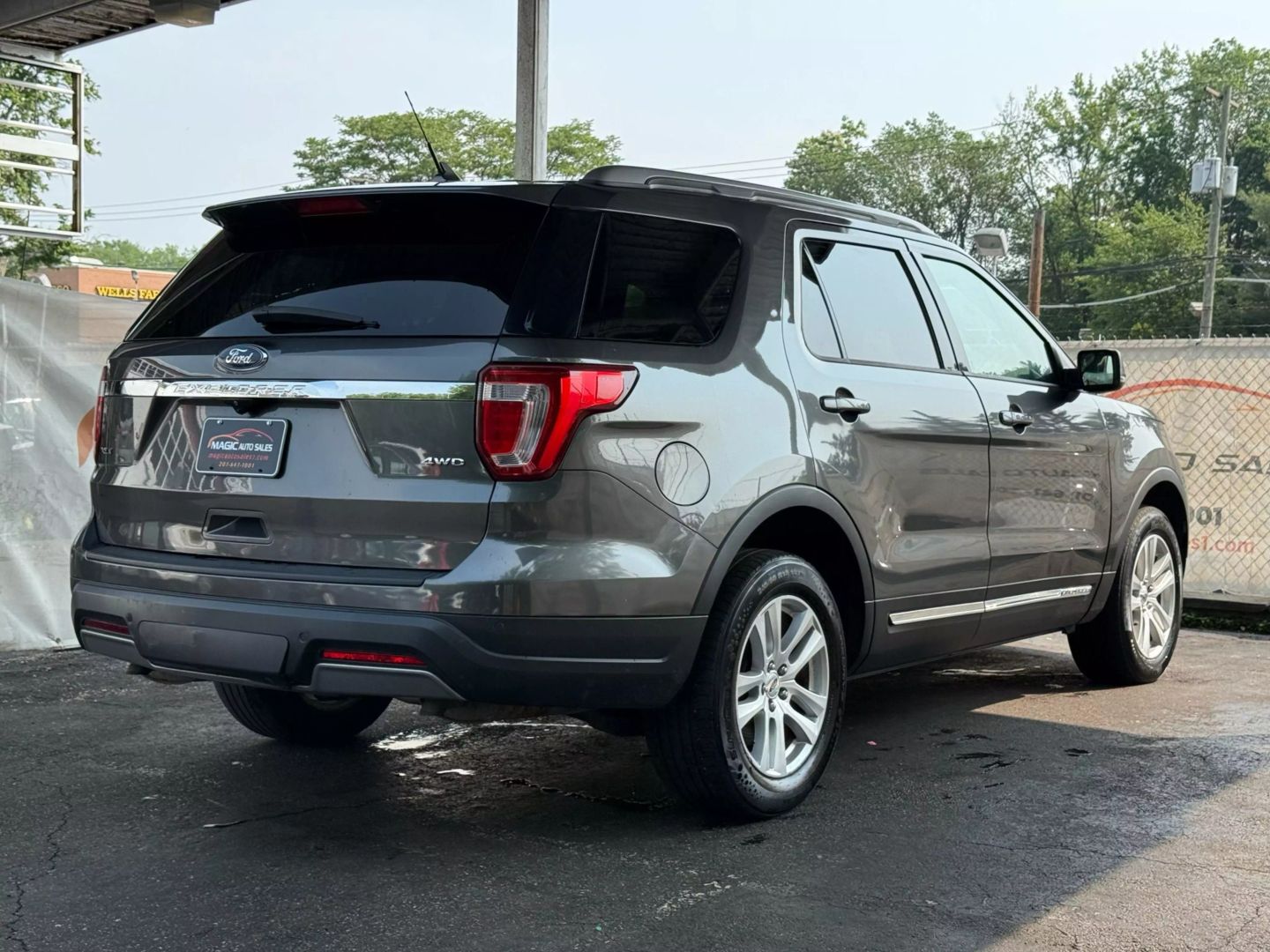 2019 Ford Explorer - Image 11